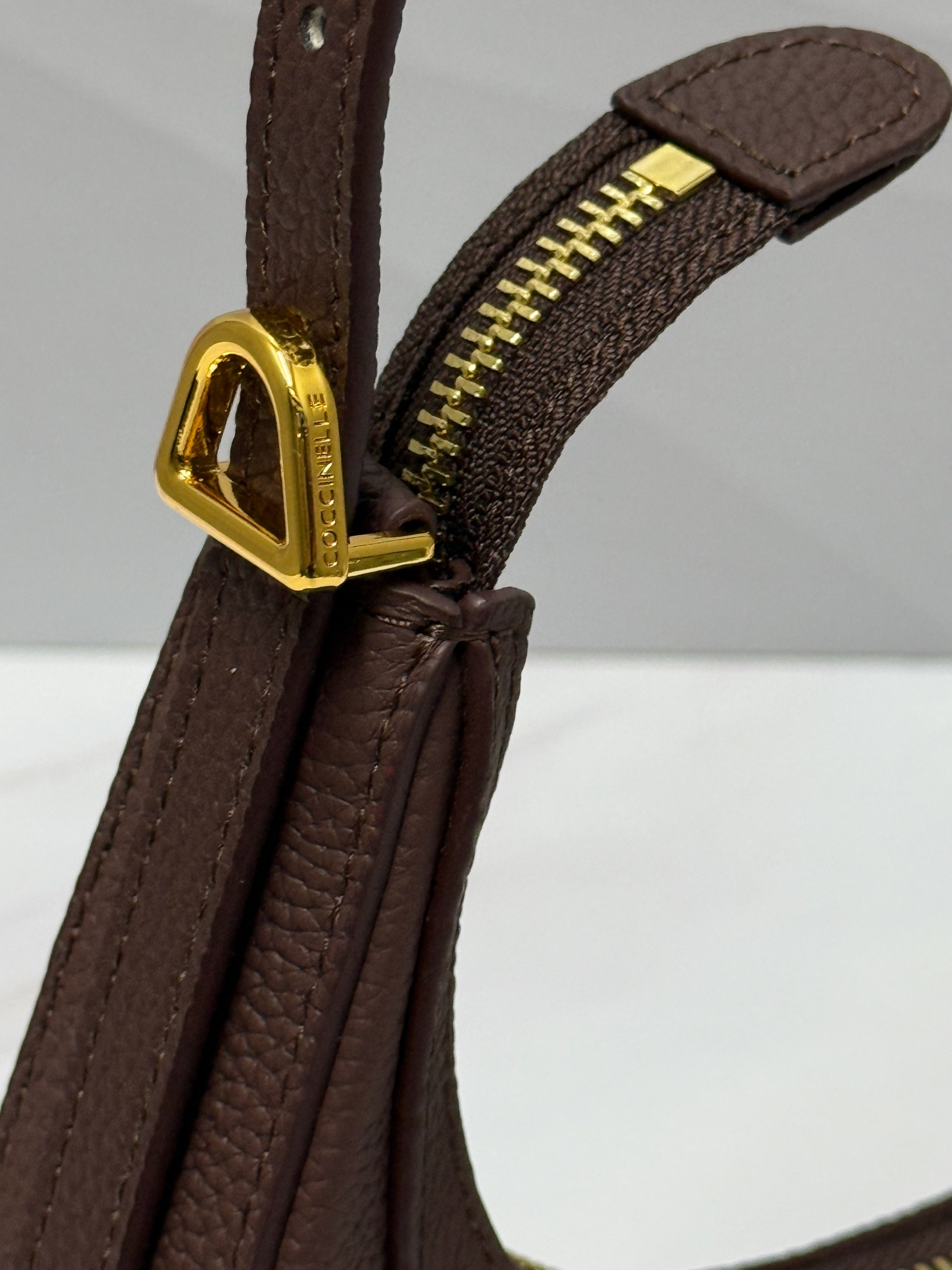 сумка coccinelle,coccinelle сумка на плечо,сумка на плечо coccinelle whisper,женская сумка coccinelle,сумка