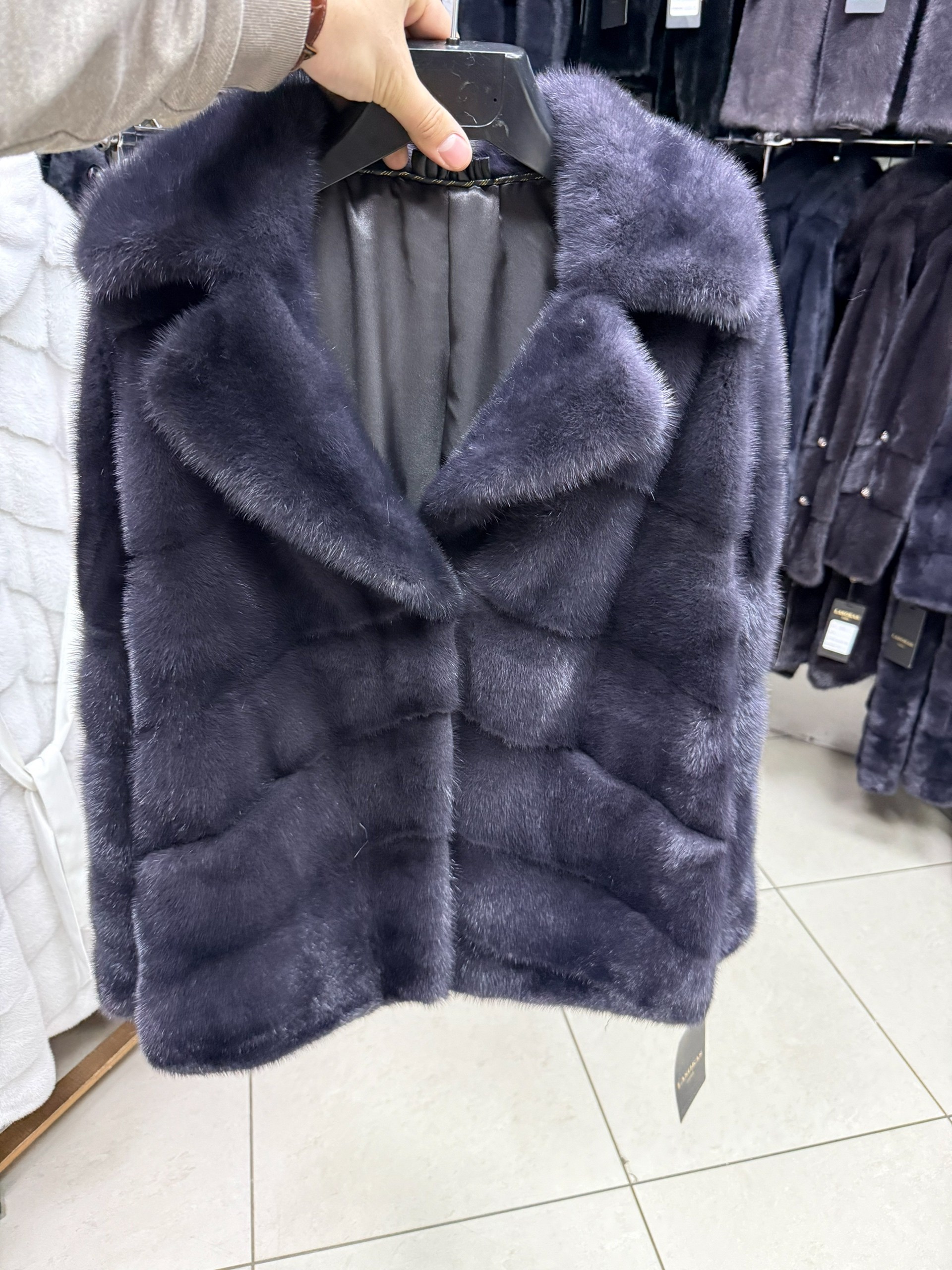 шубы норковые,шуба женская норковая,шуба из норки,manakas frankfurt норковая шуба синяя,шуба женская