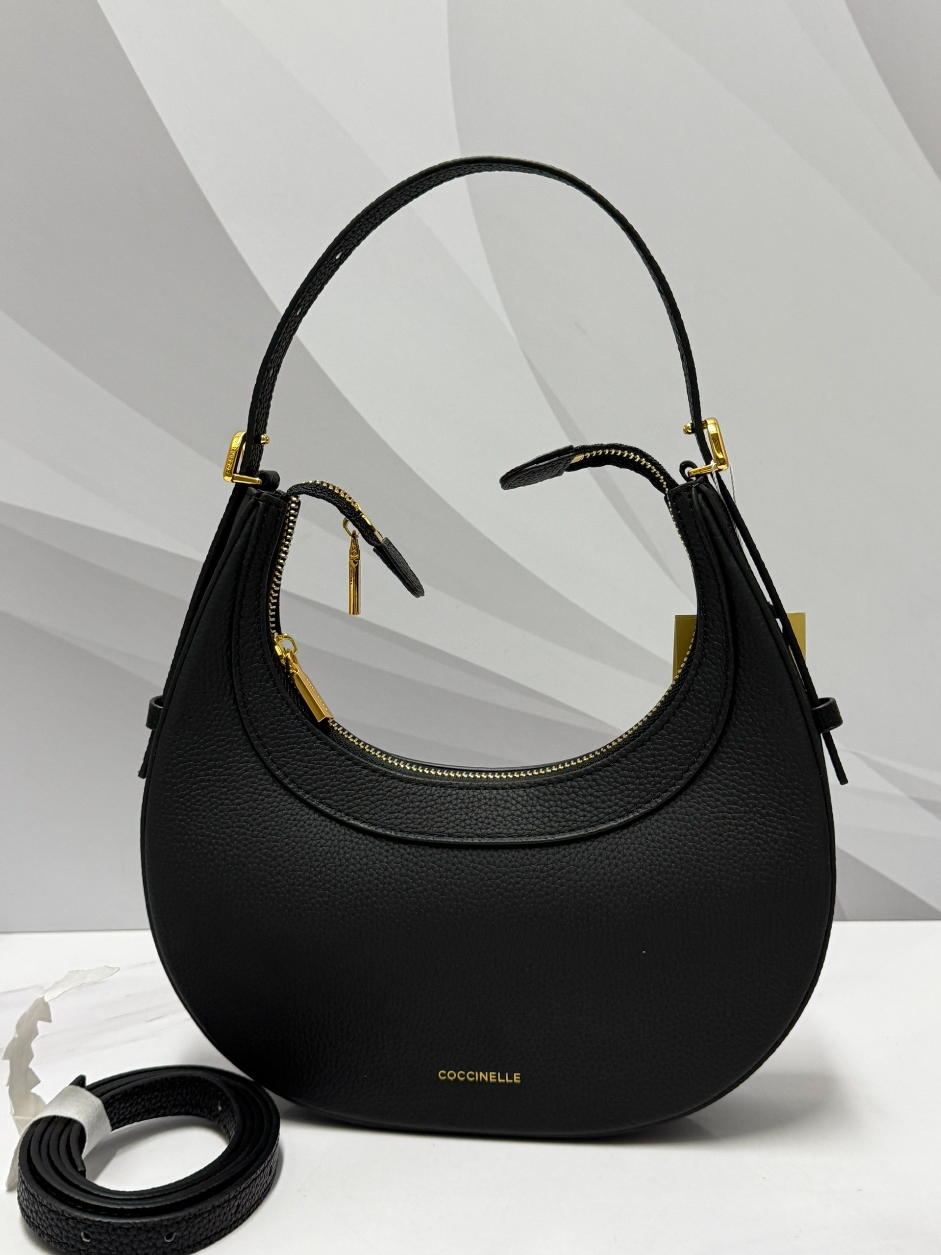 сумка coccinelle,coccinelle сумка на плечо,женская сумка coccinelle,сумка женские,сумка на плечо coccinelle whisper