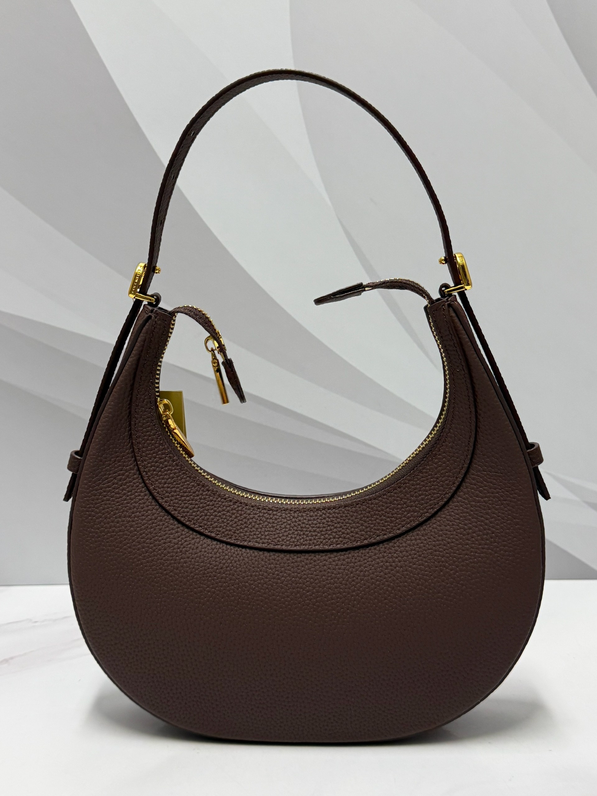 сумка coccinelle,coccinelle сумка на плечо,сумка на плечо coccinelle whisper,женская сумка coccinelle,сумка