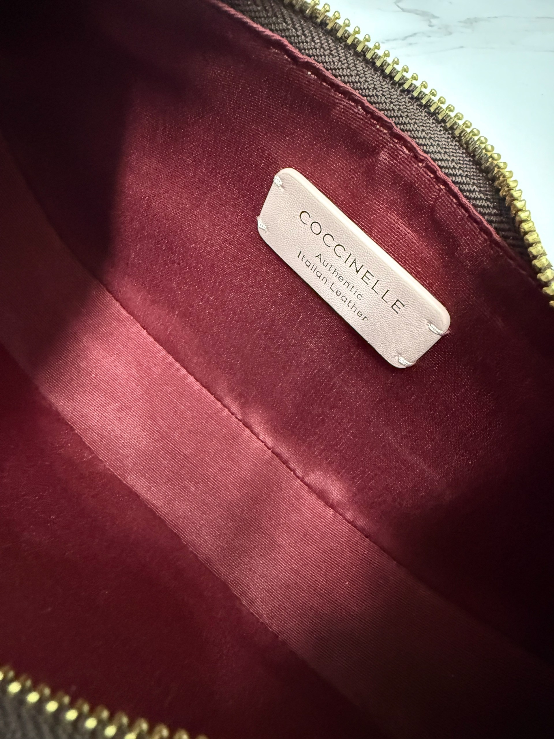 сумка coccinelle,coccinelle сумка на плечо,сумка на плечо coccinelle whisper,женская сумка coccinelle,сумка