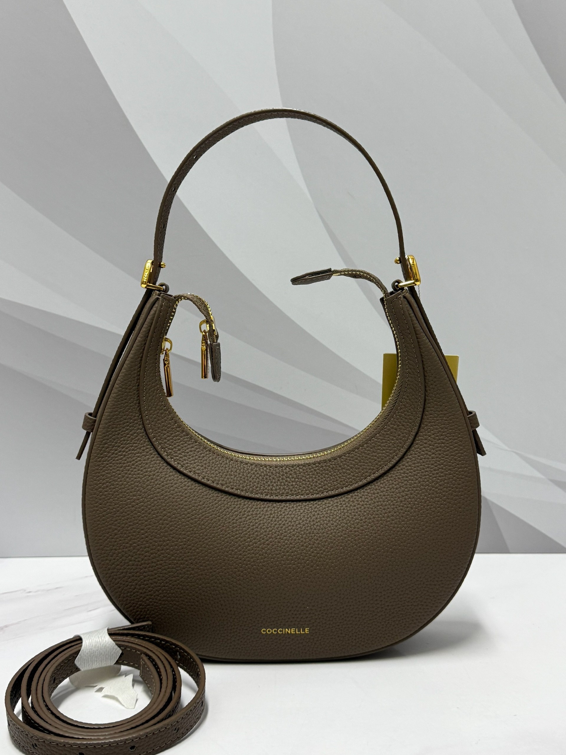 сумка coccinelle,coccinelle сумка на плечо,женская сумка coccinelle,сумка женские,сумка на плечо coccinelle whisper