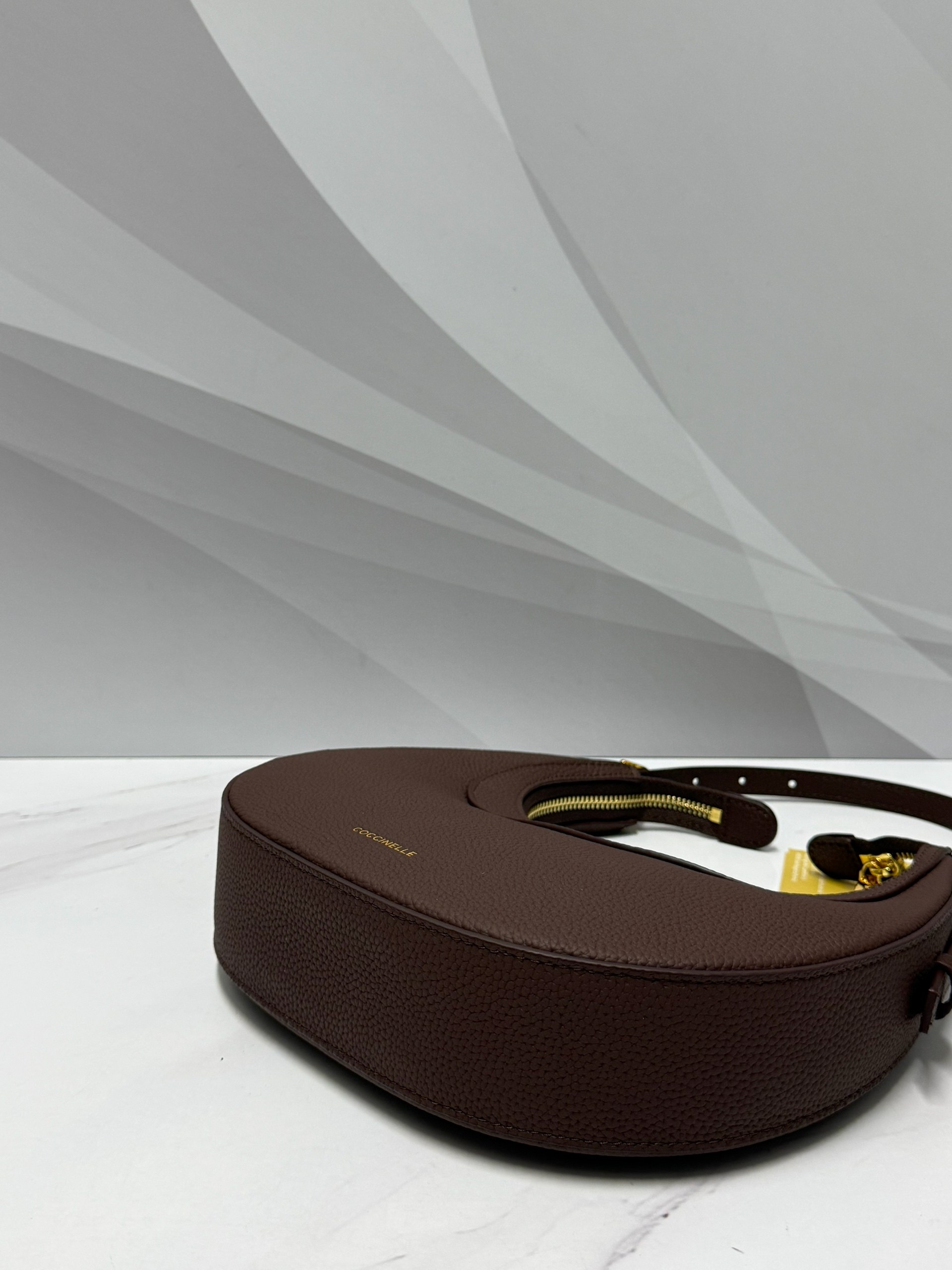 сумка coccinelle,coccinelle сумка на плечо,сумка на плечо coccinelle whisper,женская сумка coccinelle,сумка