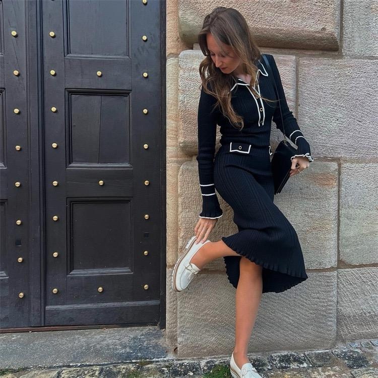 женское платье с воротником,черное вязаное платье,женское трикотажное контрастное платье,платье вязаное лапша,трикотажное платье