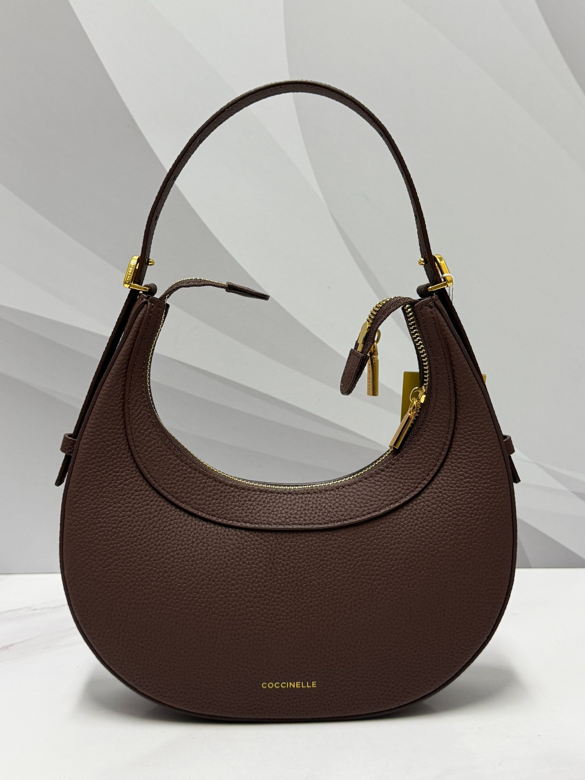 сумка coccinelle,coccinelle сумка на плечо,сумка на плечо coccinelle whisper,женская сумка coccinelle,сумка