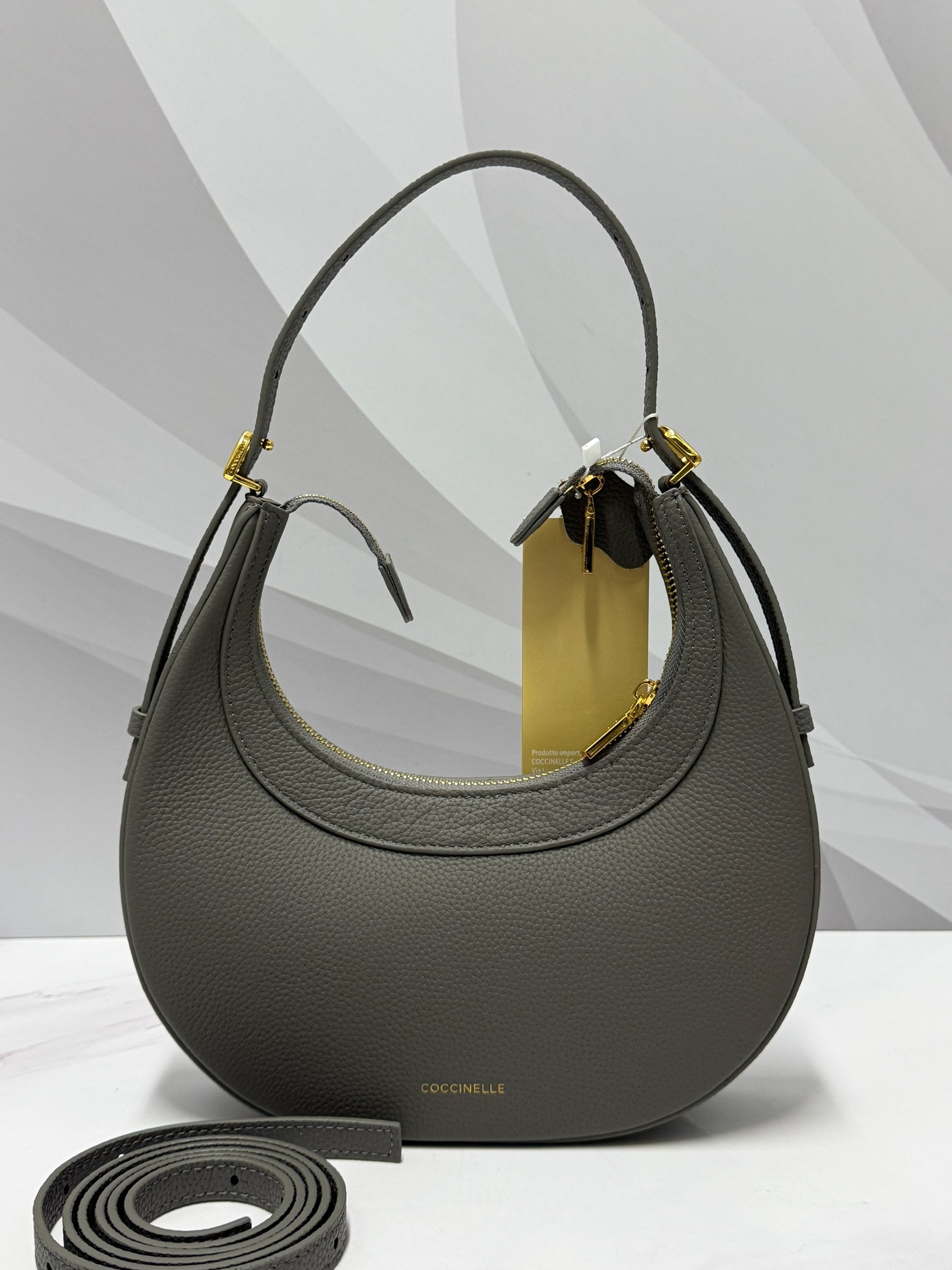 сумка coccinelle,coccinelle сумка на плечо,женская сумка coccinelle,сумка женские,сумка на плечо coccinelle whisper