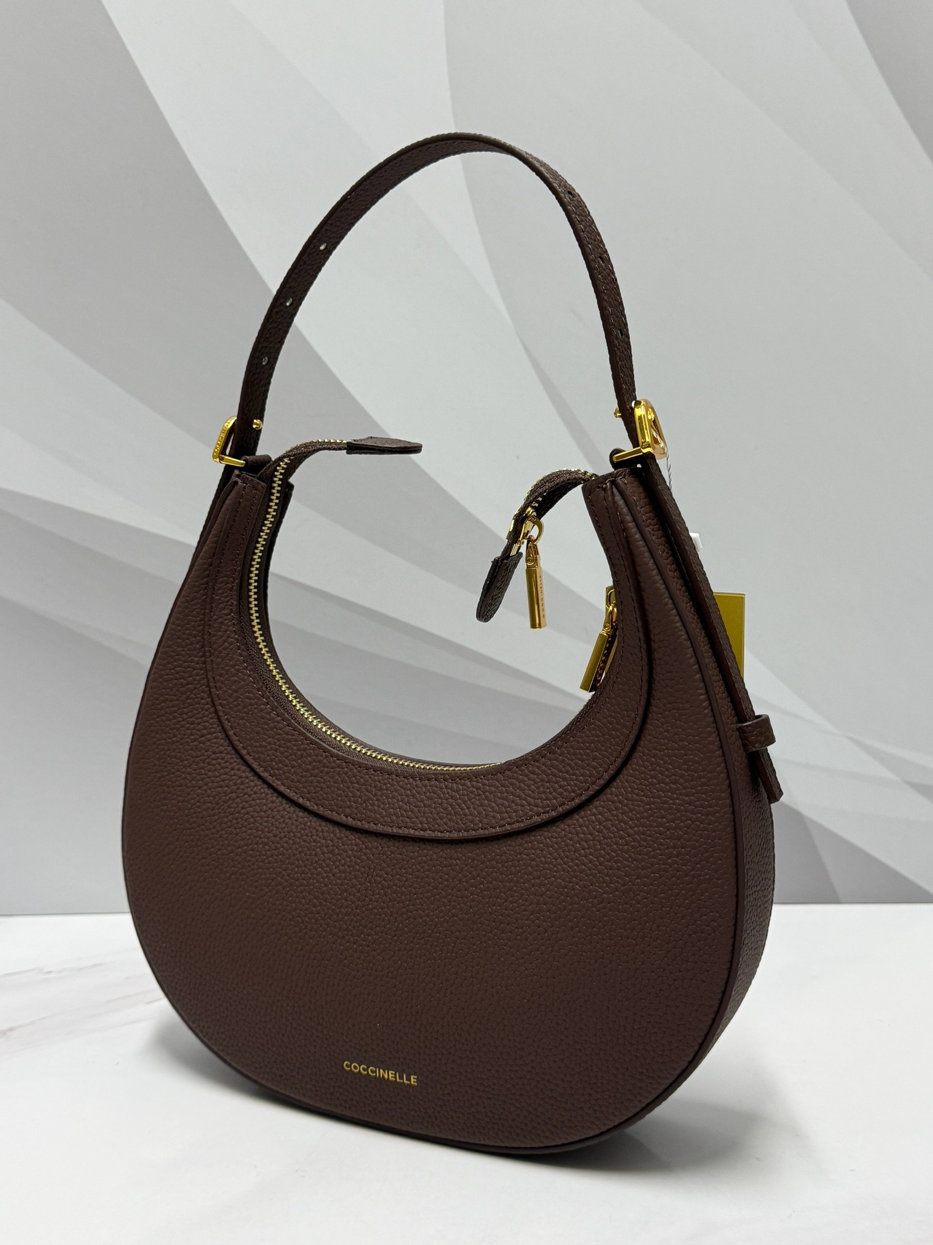 сумка coccinelle,coccinelle сумка на плечо,сумка на плечо coccinelle whisper,женская сумка coccinelle,сумка