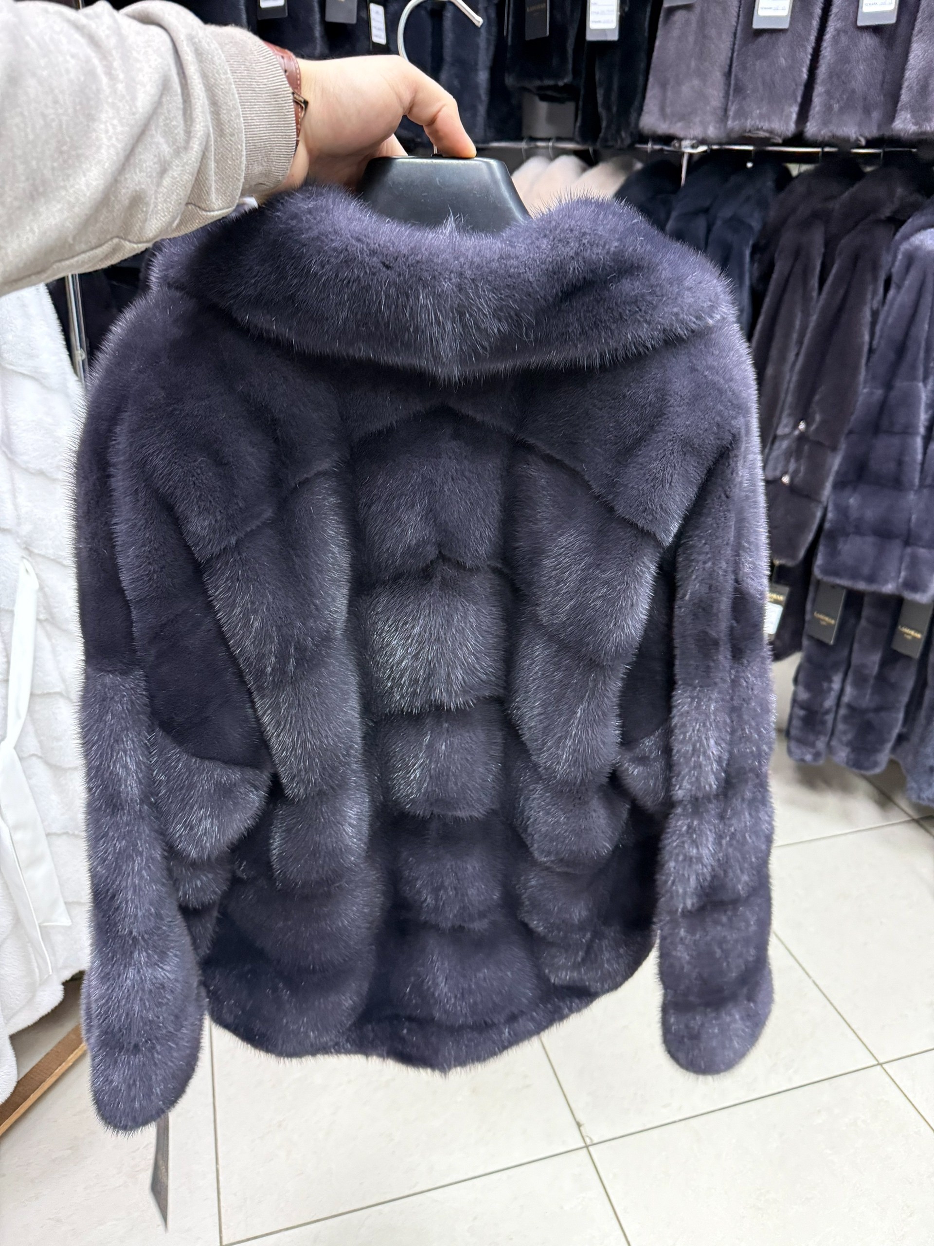 шубы норковые,шуба женская норковая,шуба из норки,manakas frankfurt норковая шуба синяя,шуба женская