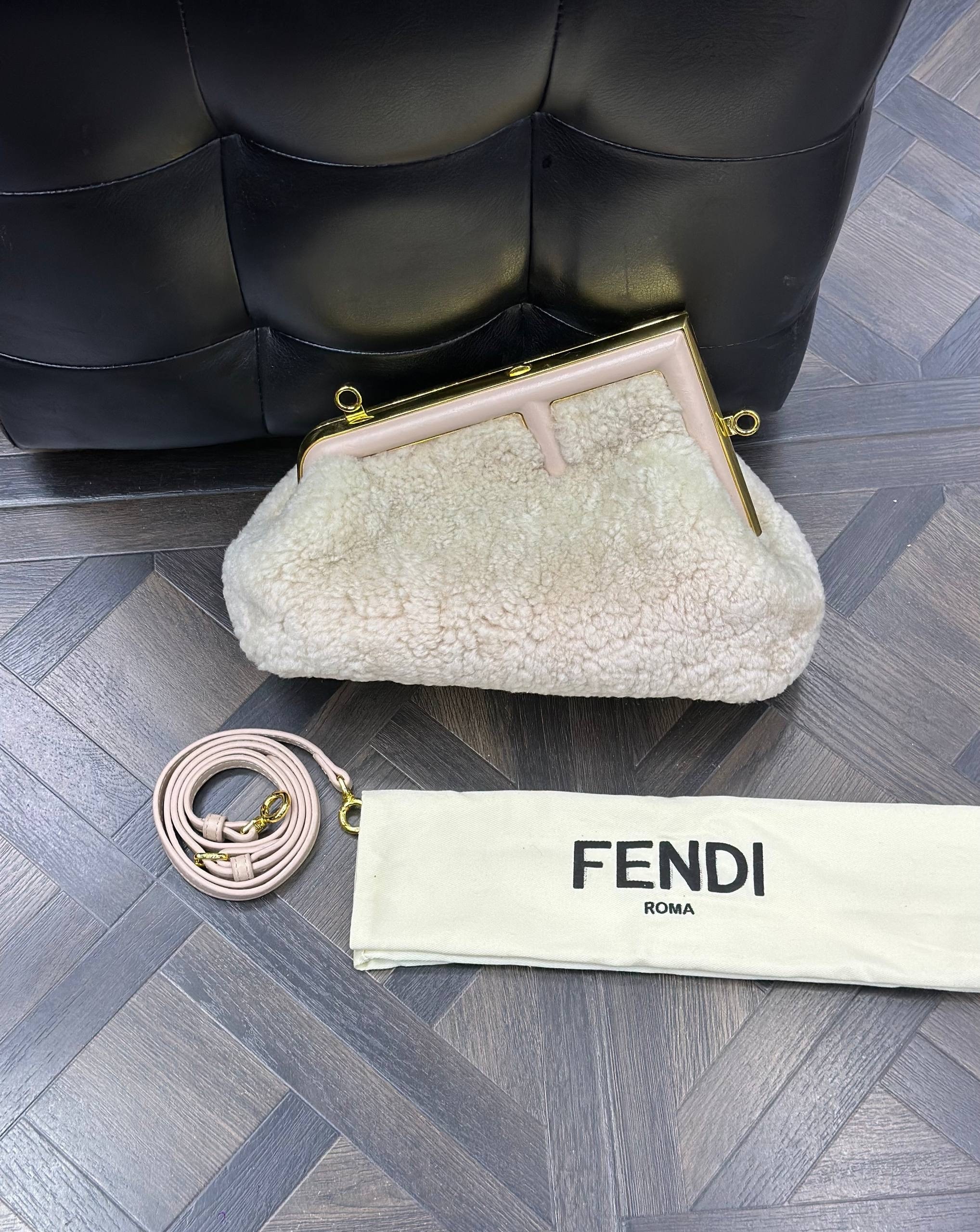 сумка женская fendi,cумка fendi,меховая сумка,fendi сумка fendi,клатч