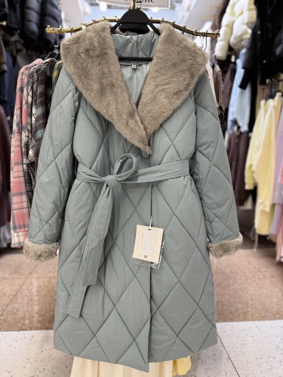 пальто стеганое,куртка удлиненная,женская зимняя куртка,пальто пуховик,утепленное стеганое пальто acasta