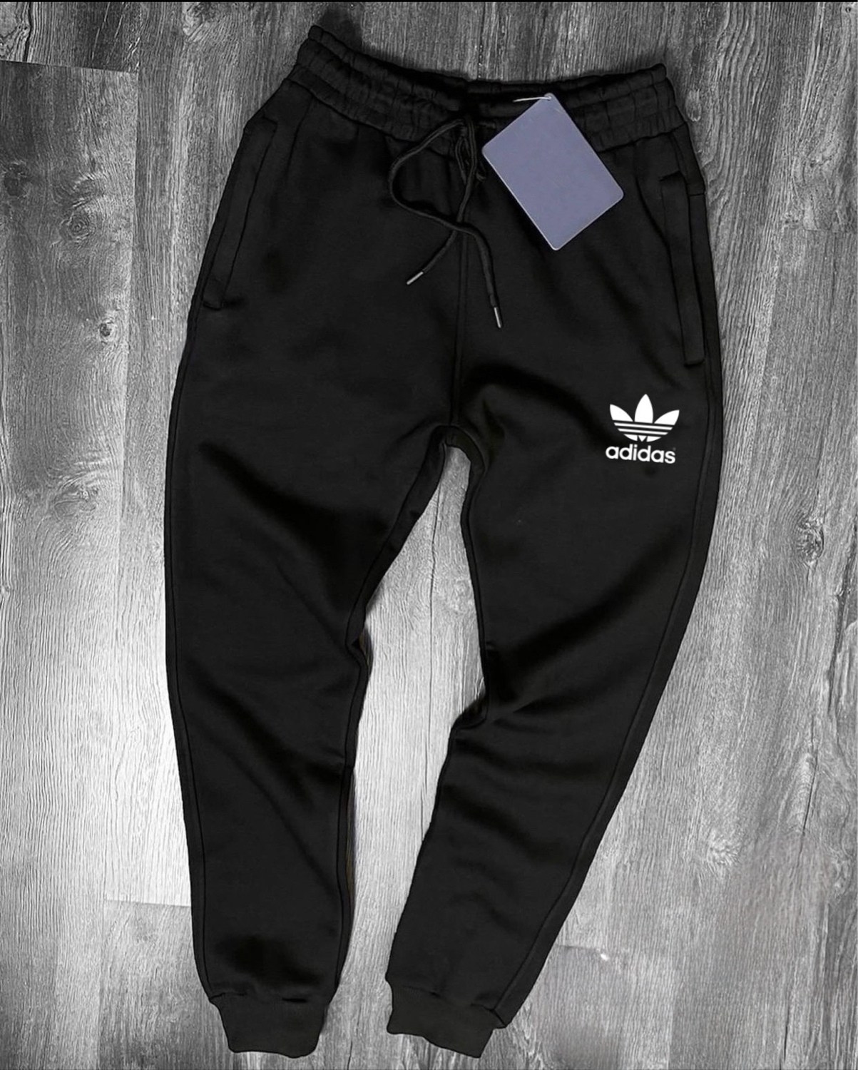 штаны спортивные мужские adidas,мужские спортивные брюки adidas,оригинальные мужские спортивные штаны adidas,брюки спортивные adidas,брюки мужские adidas