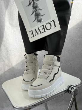 Кроссовки