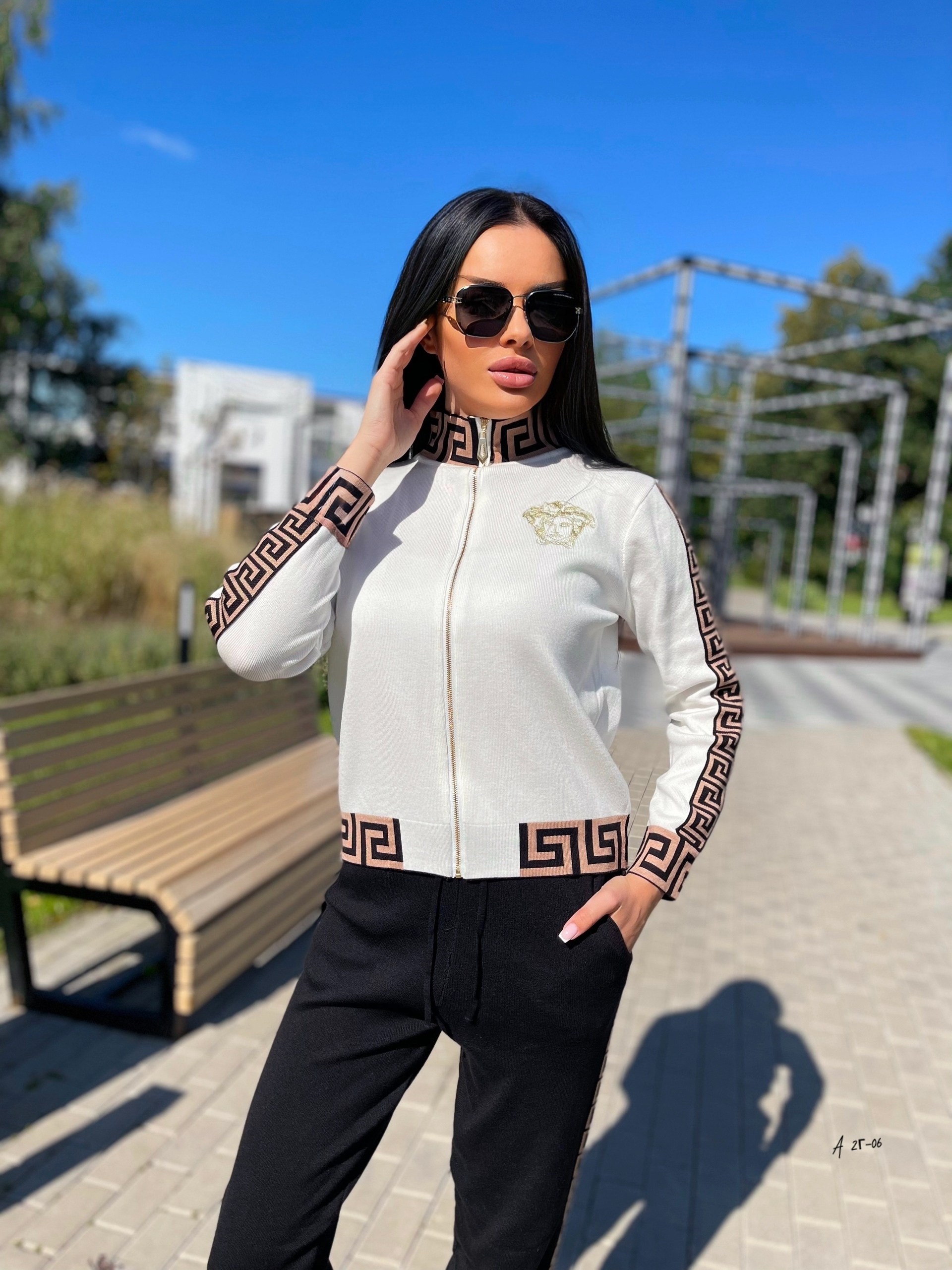 спортивный женский костюм двойка,костюм двойка модный,женский костюм двойка,спортивные женские костюмы,костюм стильный