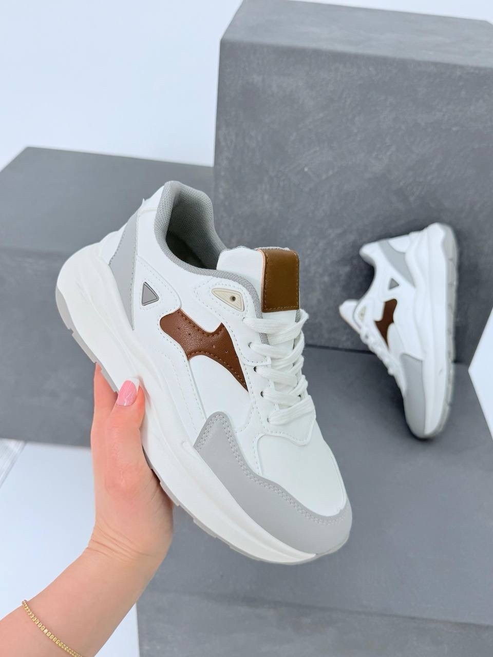 кроссовки,женские кроссовки,женские кроссовки белые,кроссовки для женщин,модные кроссовки