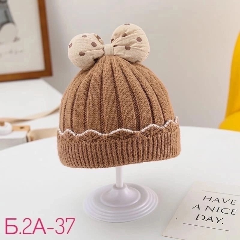 шапка для девочек,детская шапочка,шапка вязаная для девочек,шапка детская вязаная,шапка с декором