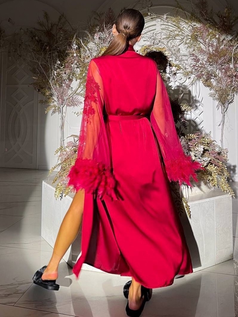 халат с перьями,шелковый халат с перьями,женский шелковый халат,халат пеньюар с перьями,пеньюар с перьями