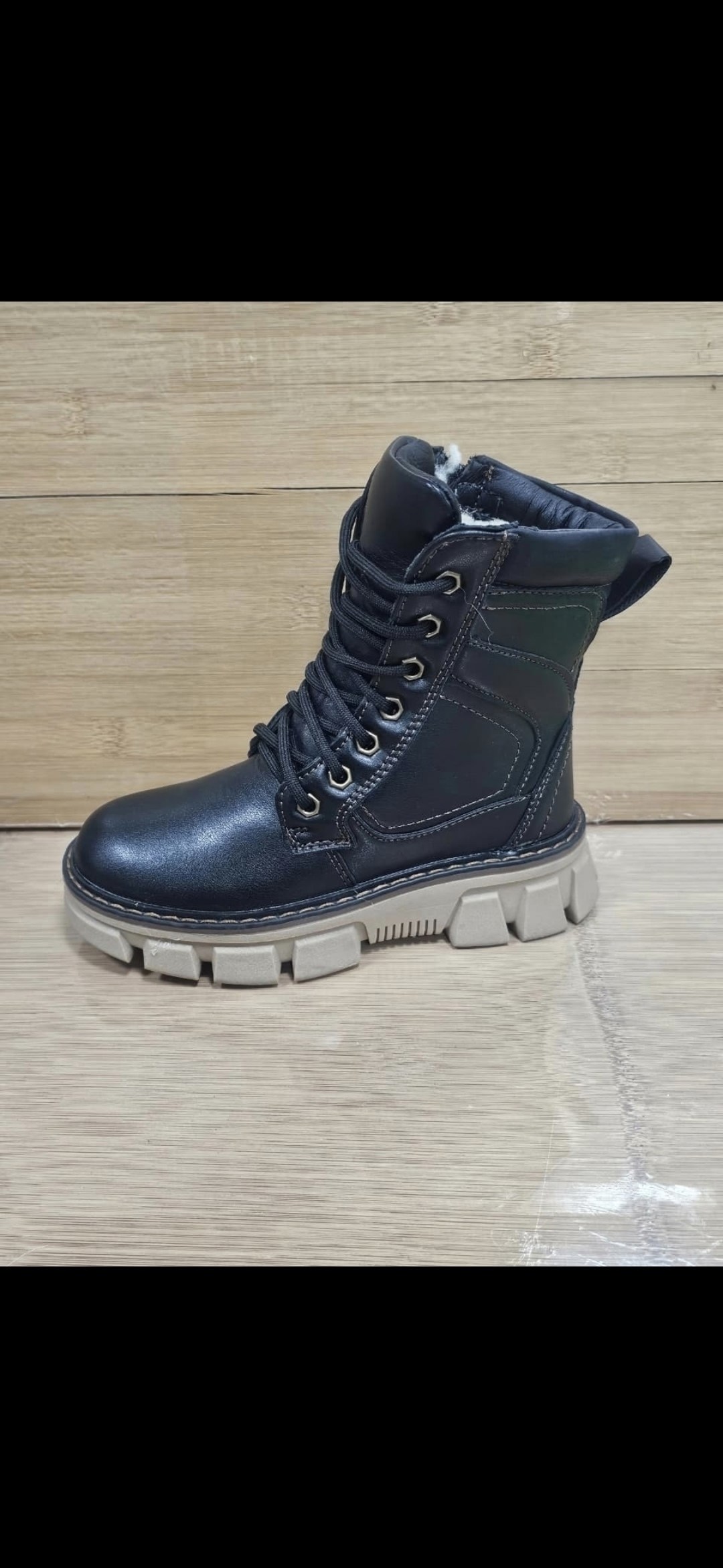 ,ботинка,обуви,ботинки зимние,грубые ботинки микаса