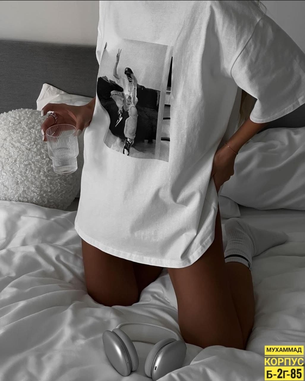 футболка свободного кроя,белая оверсайз футболка,футболка оверсайз с,спортивные штаны с футболкой оверсайз,футболка женская оверсайз