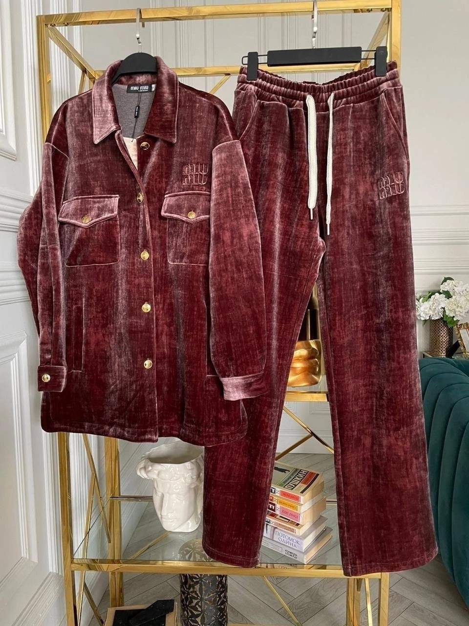 велюровый костюм,костюм женский велюровый,брючный костюм велюровый,стильные костюмы,бархатный костюм