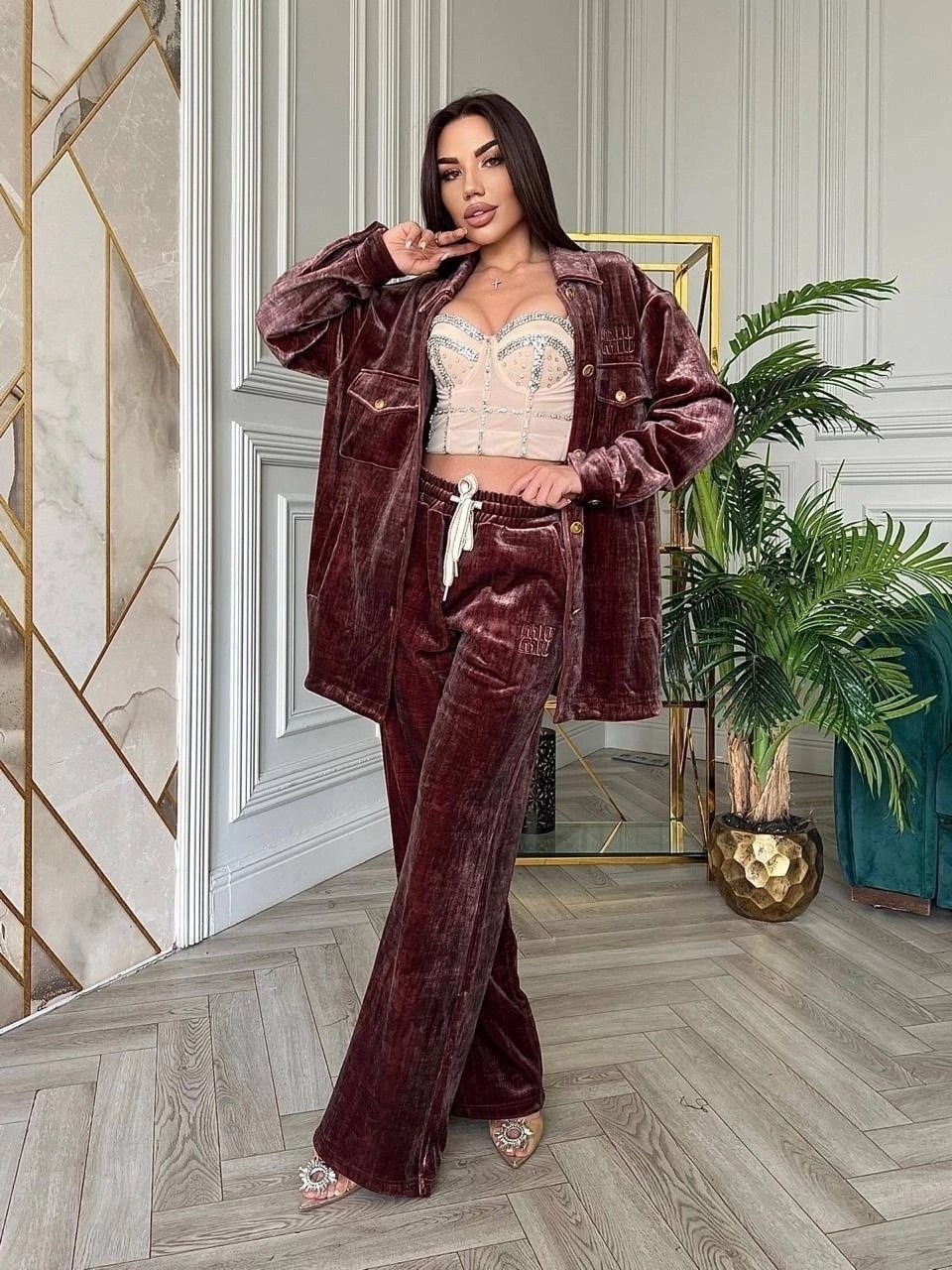 велюровый костюм,костюм женский велюровый,брючный костюм велюровый,стильные костюмы,бархатный костюм