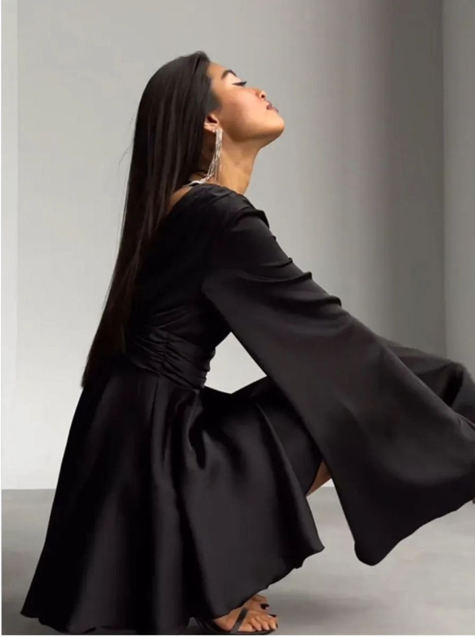 платье из шелка,платье с рукавами,шелковое платье,шелковое платье с запахом,атласное платье с запахом