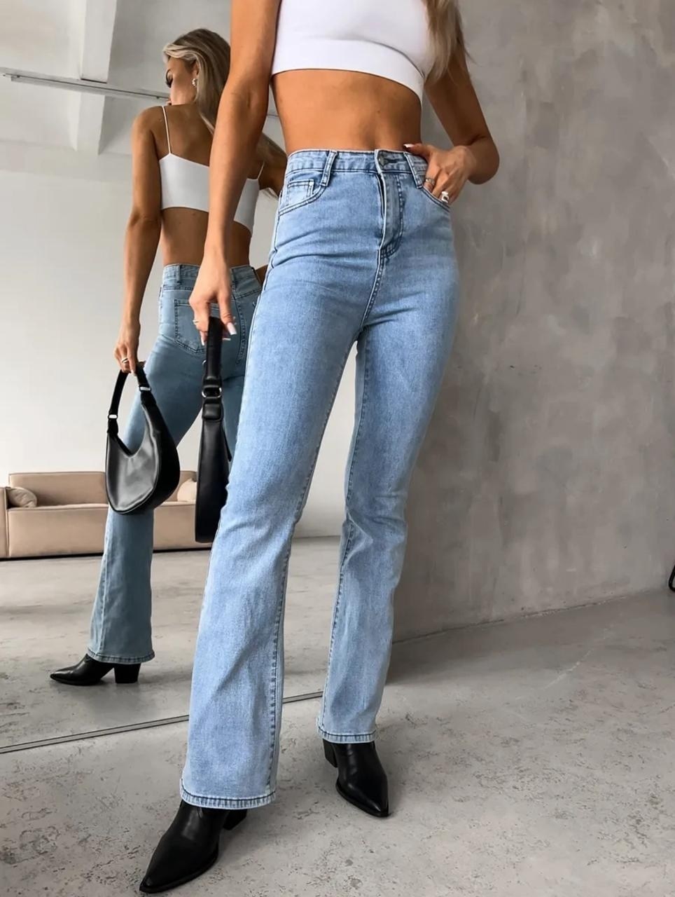 джинсы женские клеш,джинсы женские,брюки джинс,джинсы клеш светло голубые,клёш от колена джинсы