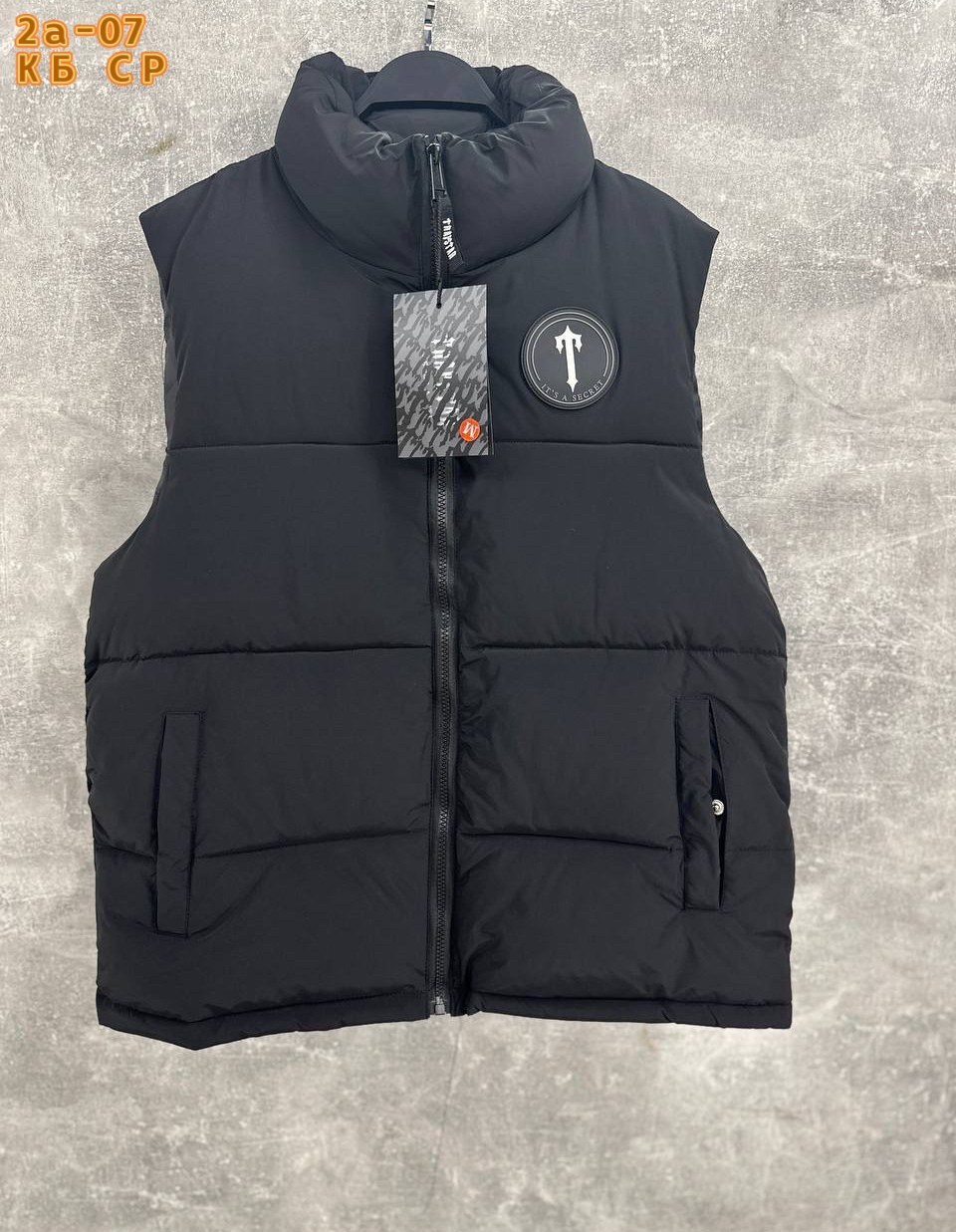 жилет,жилет утепленная,жилет мужской,жилет черный,безрукавка жилет