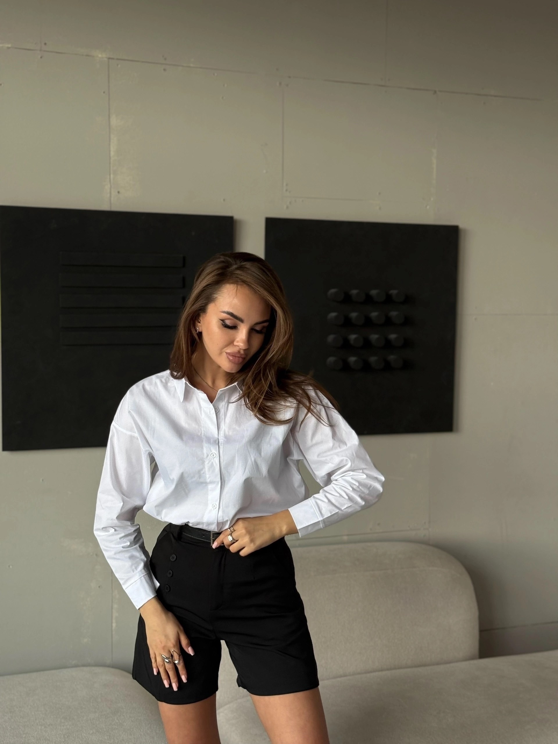 рубашка белая женская,женские классические шорты,рубашка классическая,классические шорты,женская классическая рубашка