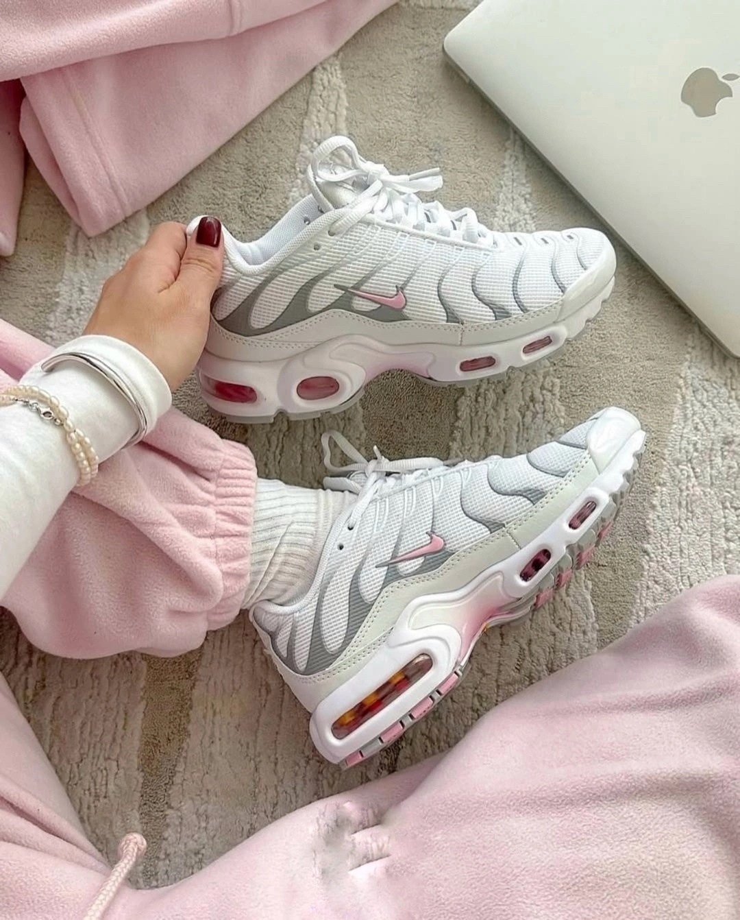 кроссовки,nike air max tn plus pink,кроссовки nike air max tn plus,nike air max plus tn,nike tn plus pink