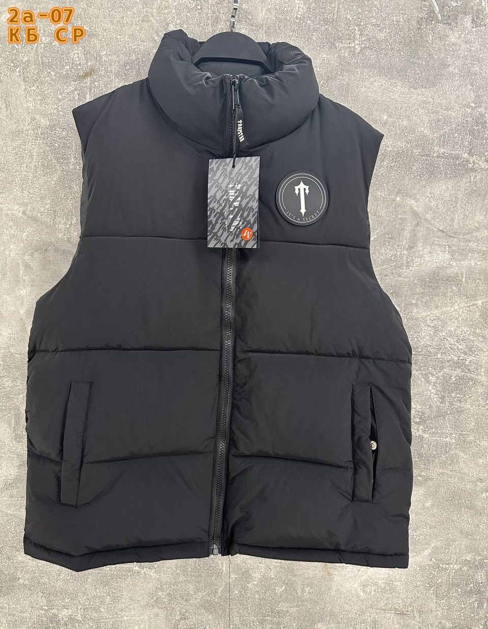 жилет,жилет утепленная,жилет мужской,жилет черный,безрукавка жилет