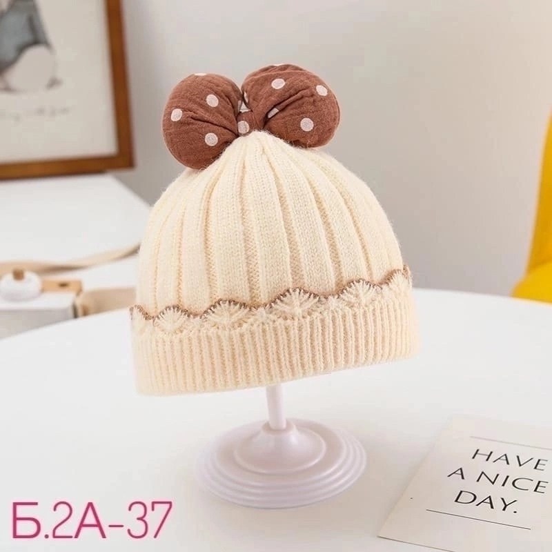 шапка для девочек,детская шапочка,шапка вязаная для девочек,шапка детская вязаная,шапка с декором