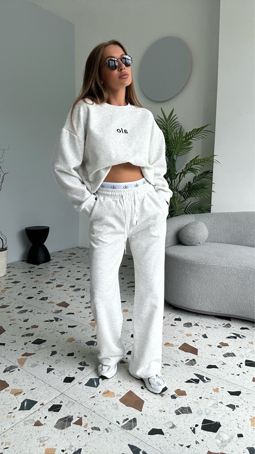 костюмы комплекты,костюмчик,костюмы трикотажные,костюмы спортивные женские,спортивные костюм