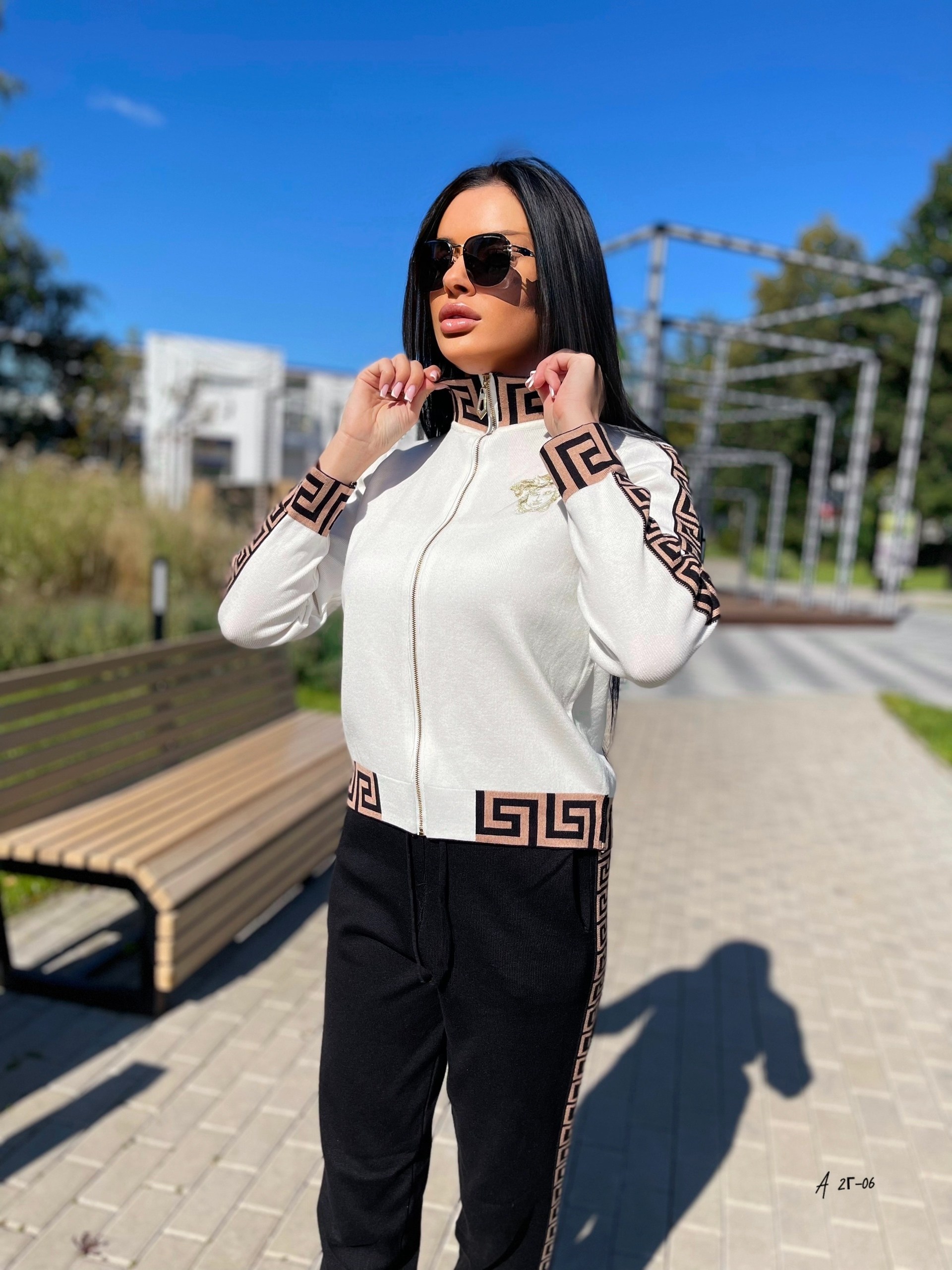 спортивный женский костюм двойка,костюм двойка модный,женский костюм двойка,спортивные женские костюмы,костюм стильный