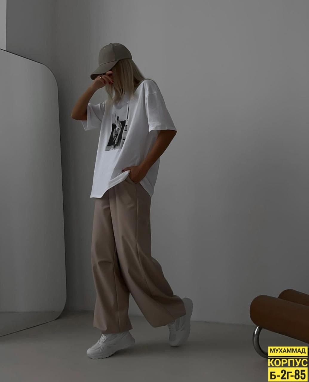 футболка свободного кроя,белая оверсайз футболка,футболка оверсайз с,спортивные штаны с футболкой оверсайз,футболка женская оверсайз