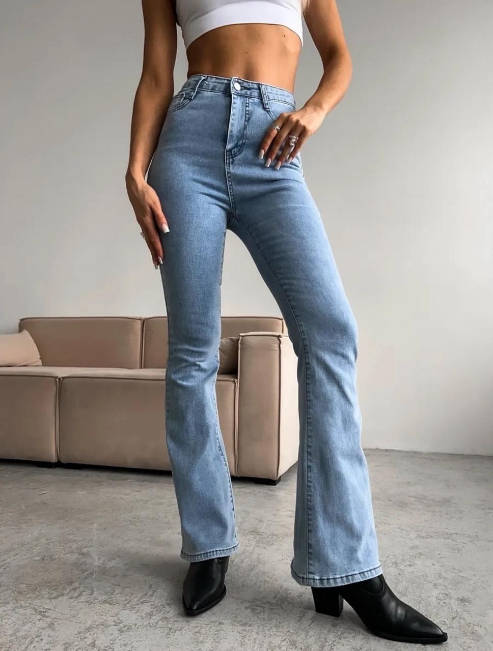 джинсы женские клеш,джинсы женские,брюки джинс,джинсы клеш светло голубые,клёш от колена джинсы