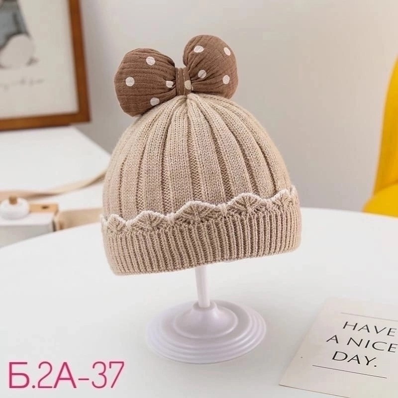 шапка для девочек,детская шапочка,шапка вязаная для девочек,шапка детская вязаная,шапка с декором