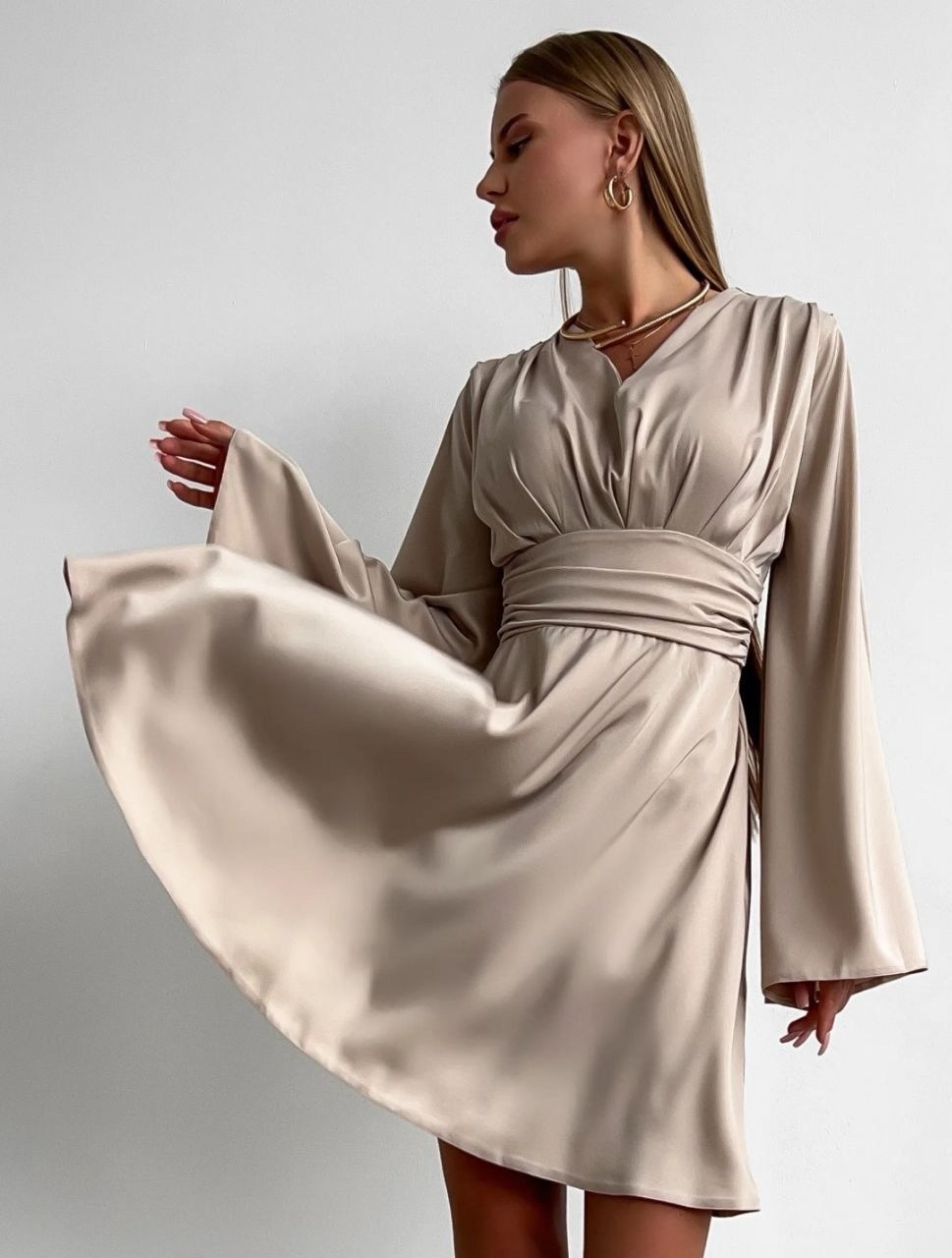 платье из шелка,платье с рукавами,шелковое платье,шелковое платье с запахом,атласное платье с запахом