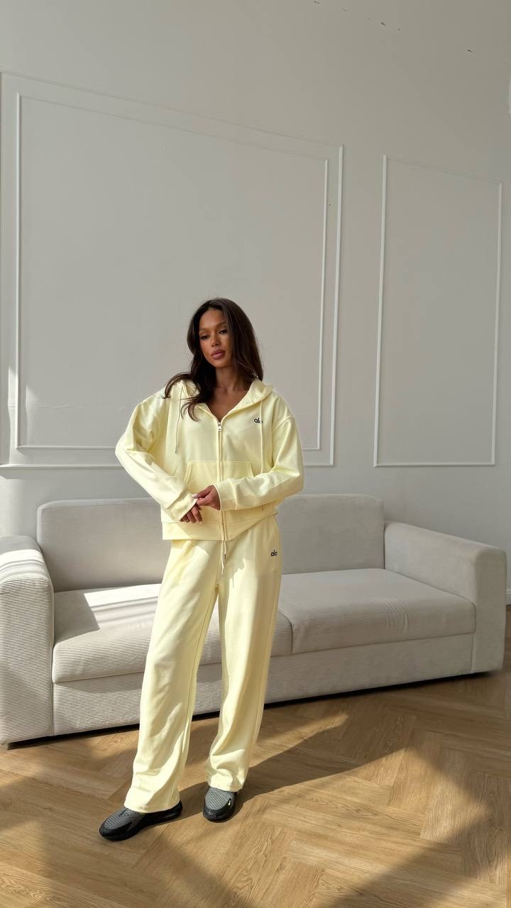 спортивные костюм,женский спортивный костюм,стильные костюмы,женская кофта,костюмы двойки