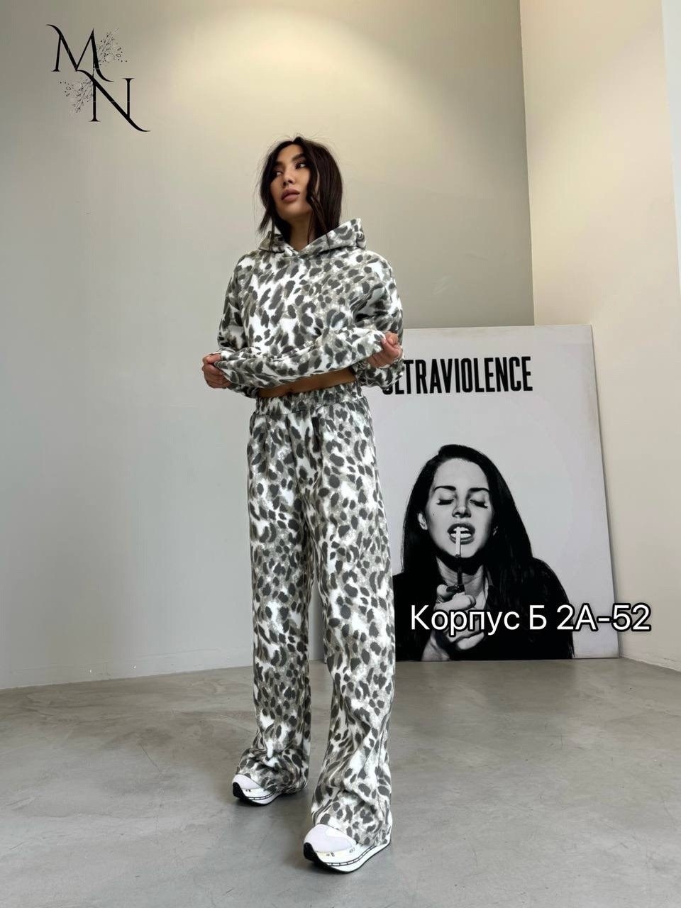 костюмы брючные,костюм модный,трикотажные костюмы,леопардовые костюмы,костюм на флисе
