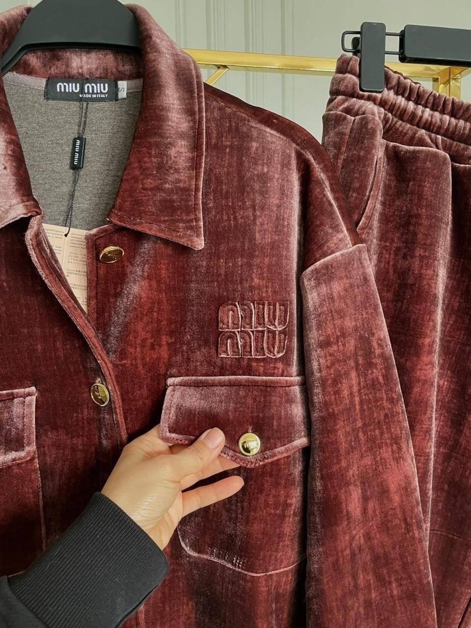 велюровый костюм,костюм женский велюровый,брючный костюм велюровый,стильные костюмы,бархатный костюм