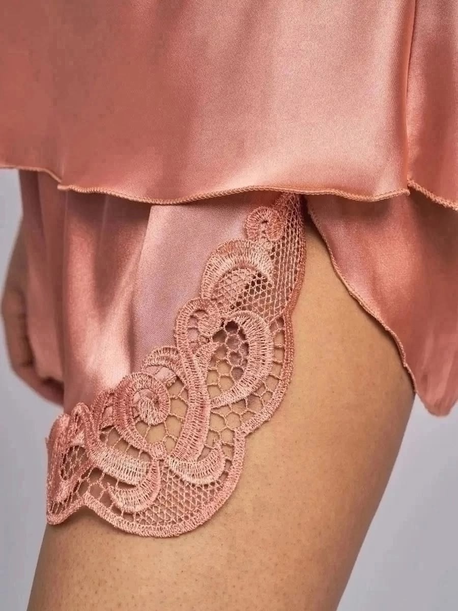 пижама женская с шортами и топом шелковая,атласная пижама женская,пижамы женская с шортами,пижама женская с шортами и топ,шелковая пижама женская с шортами