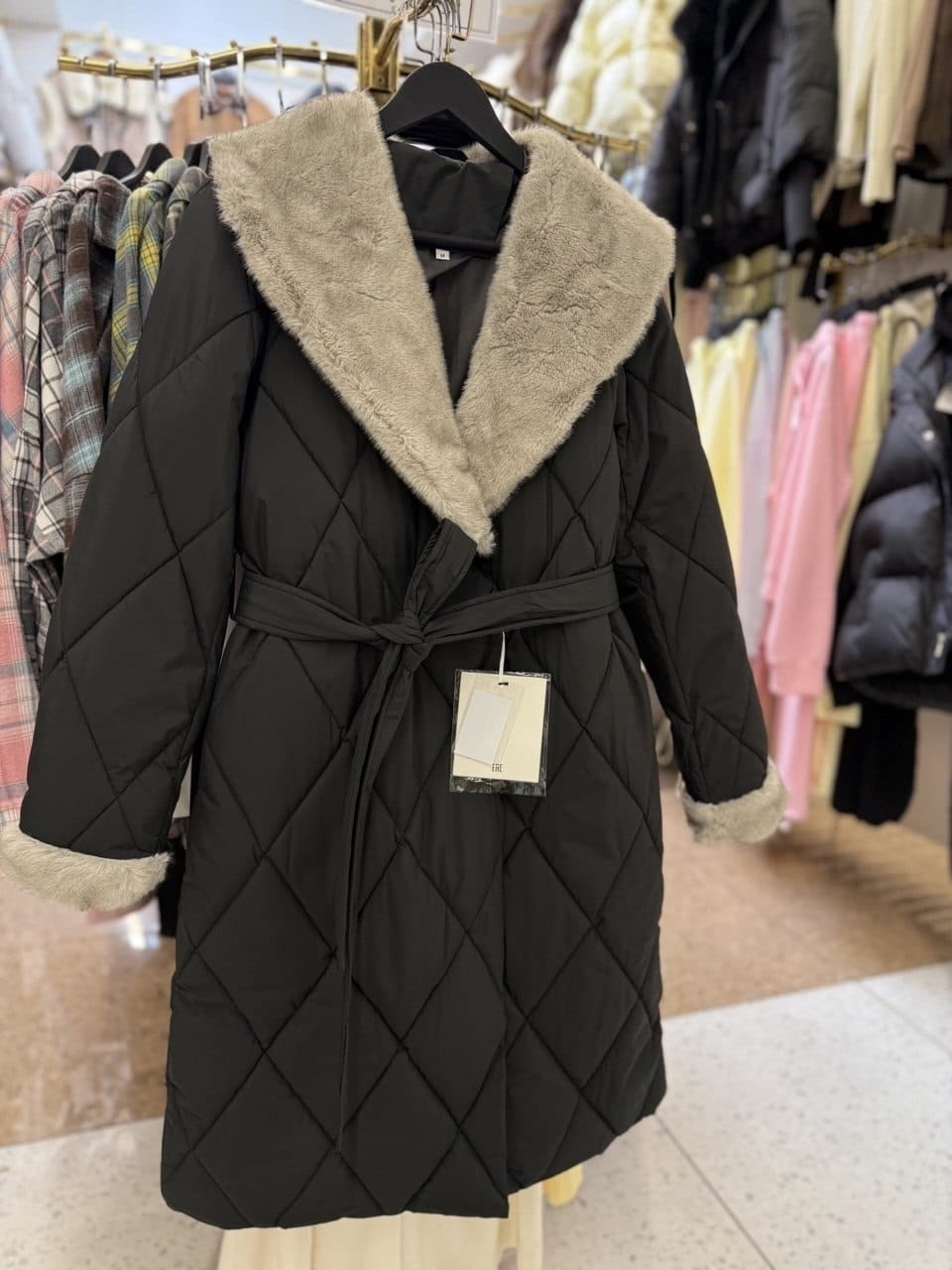 пальто стеганое,куртка удлиненная,женская зимняя куртка,пальто пуховик,утепленное стеганое пальто acasta