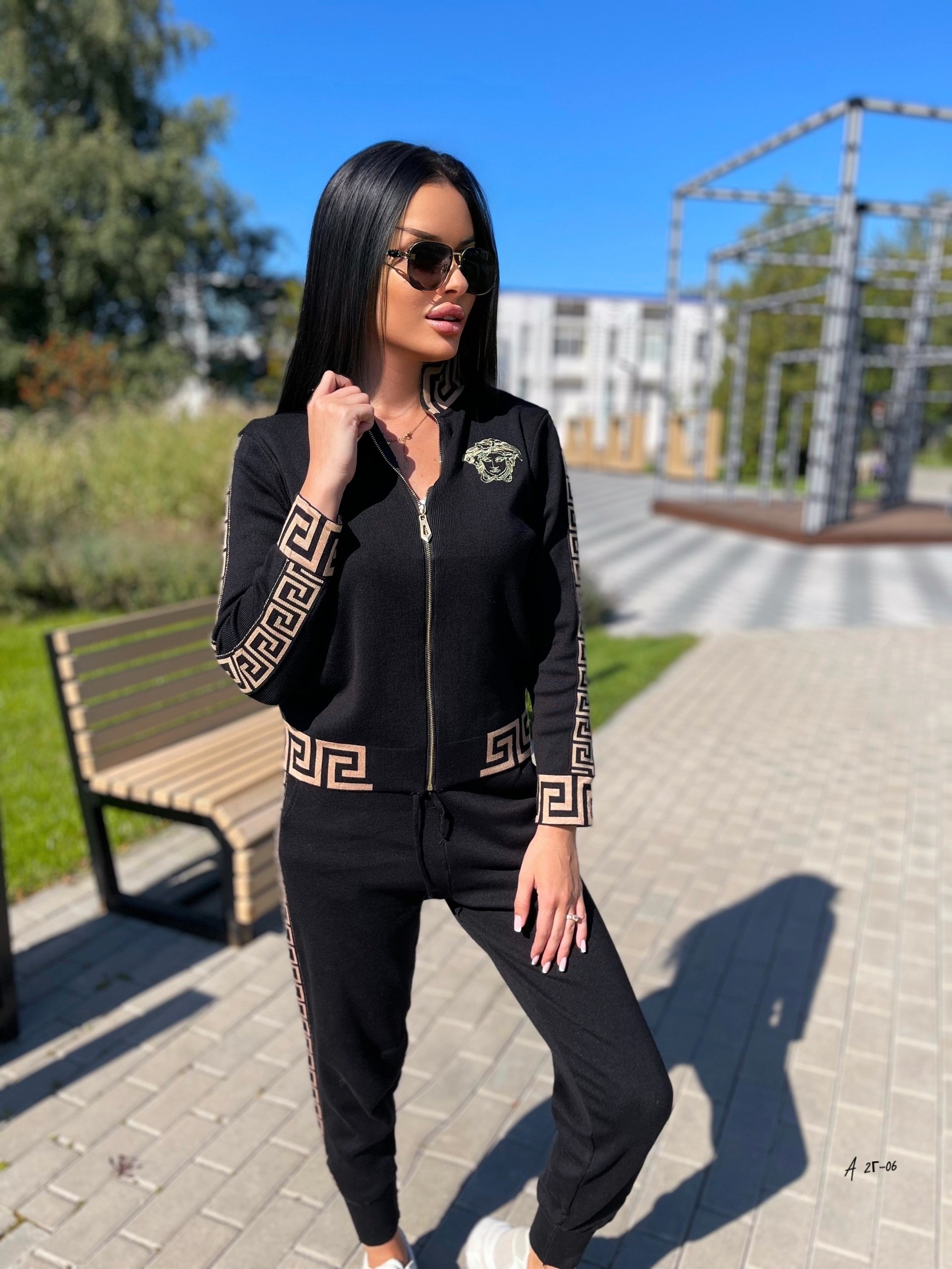 спортивный женский костюм двойка,костюм двойка модный,женский костюм двойка,спортивные женские костюмы,костюм стильный