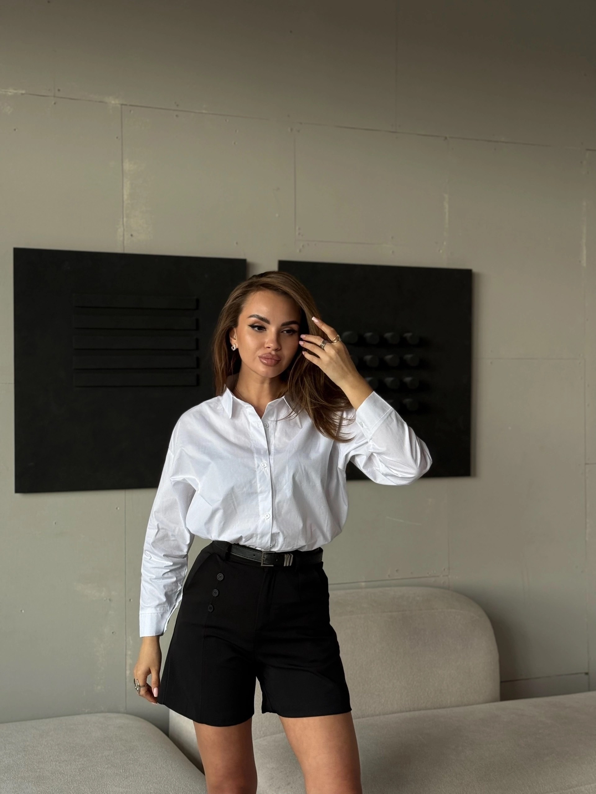 рубашка белая женская,женские классические шорты,рубашка классическая,классические шорты,женская классическая рубашка