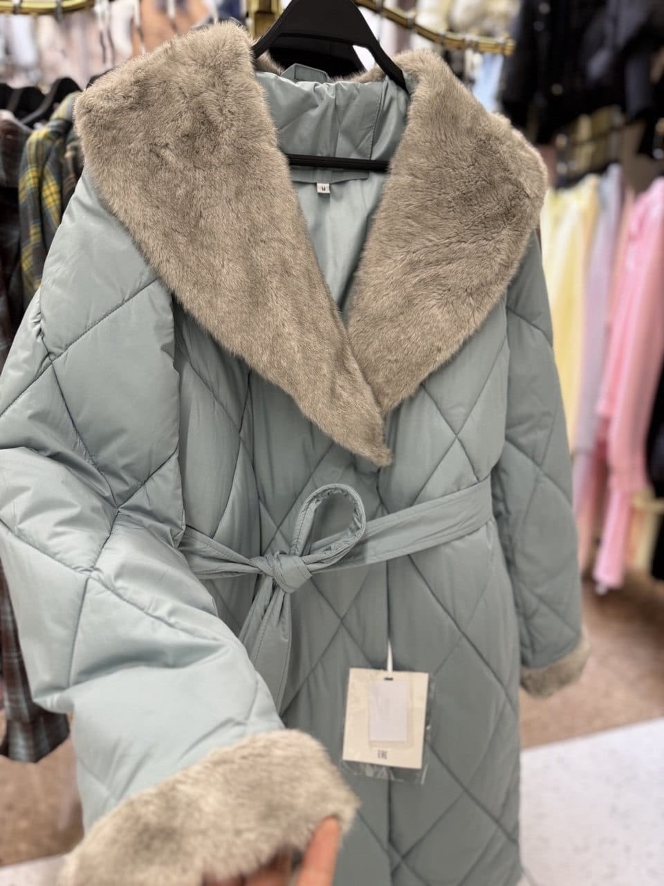 пальто стеганое,куртка удлиненная,женская зимняя куртка,пальто пуховик,утепленное стеганое пальто acasta