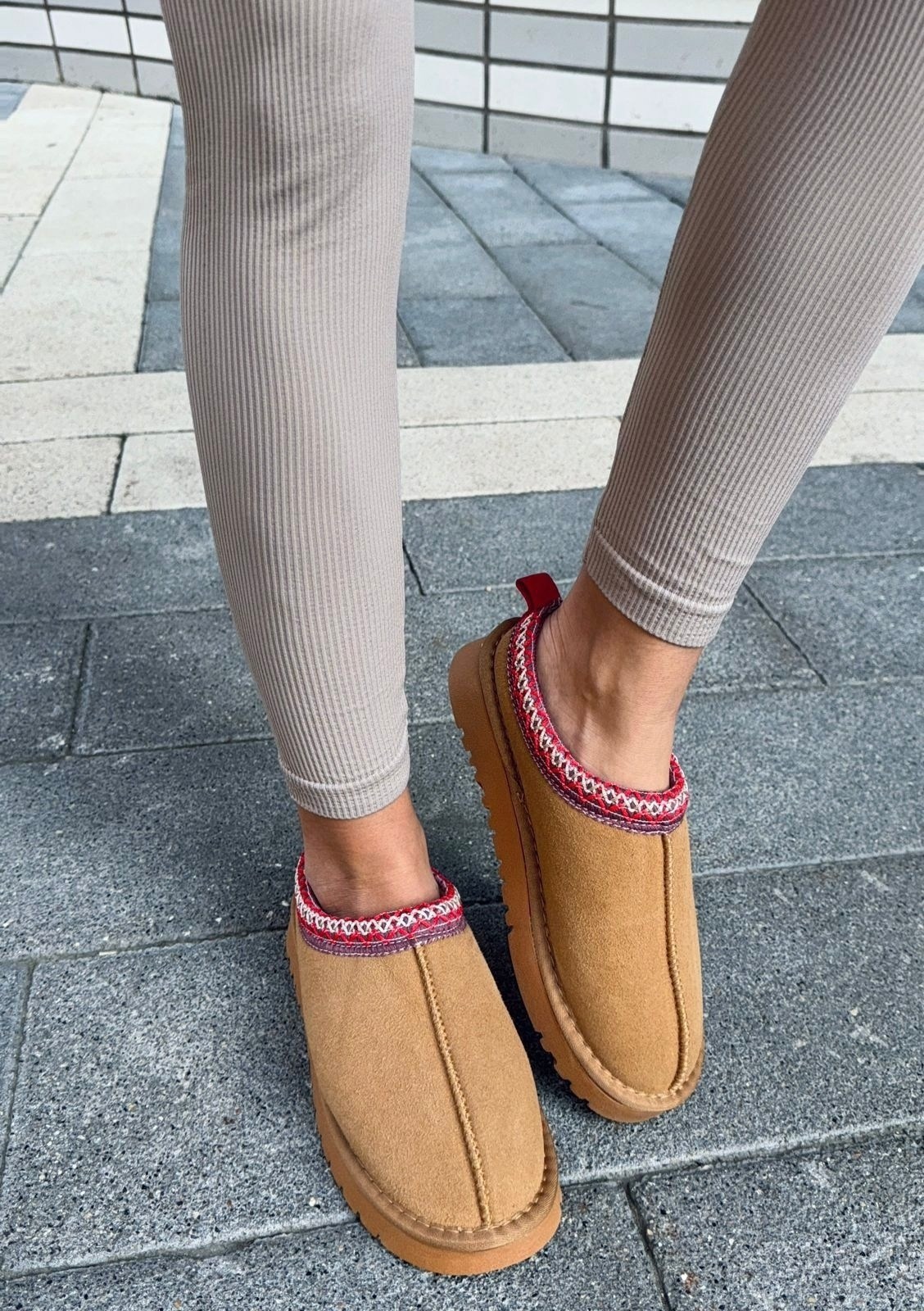 ,тапочки теплые,угги женские, теплая,женская  зимняя