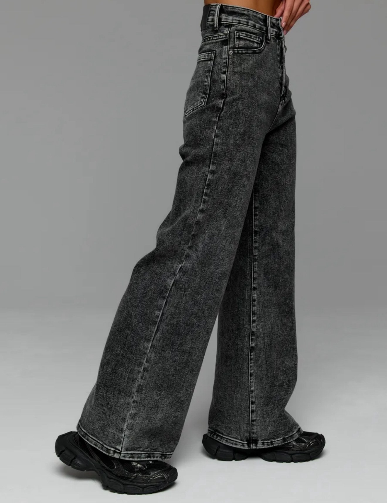 женские джинсы,широкие джинсы,джинсы женские широкие,модные джинсы,джинсы стильные