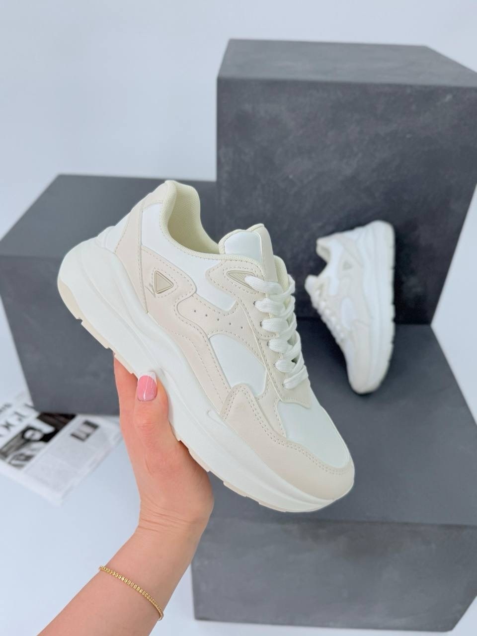 кроссовки,женские кроссовки,женские кроссовки белые,кроссовки для женщин,модные кроссовки