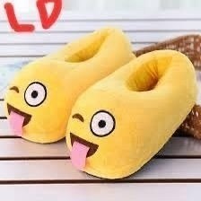 тапочки эмоджи,домашние тапочки,тапки смайлики,плюшевые тапочки,тапочки милые