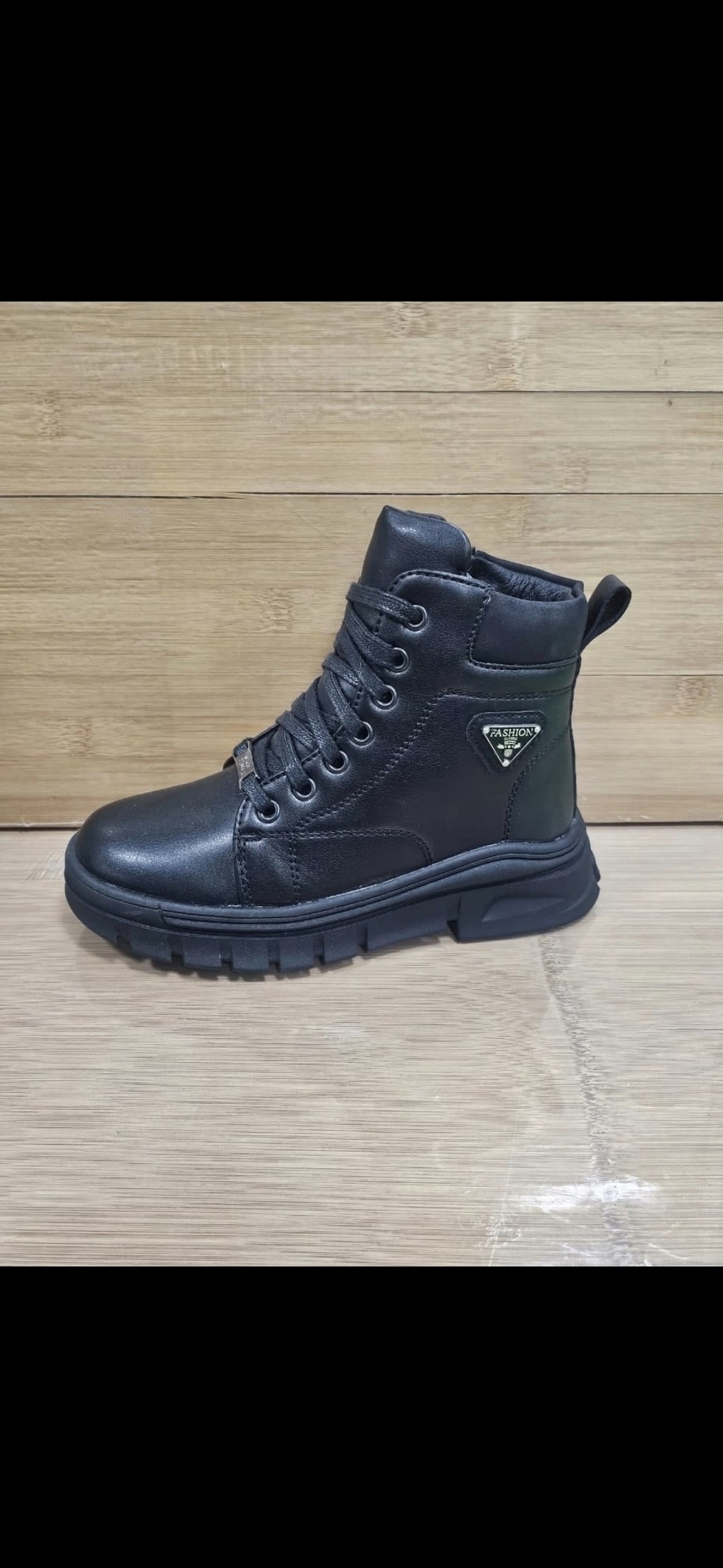 ,ботинка,обуви,ботинки зимние,грубые ботинки микаса